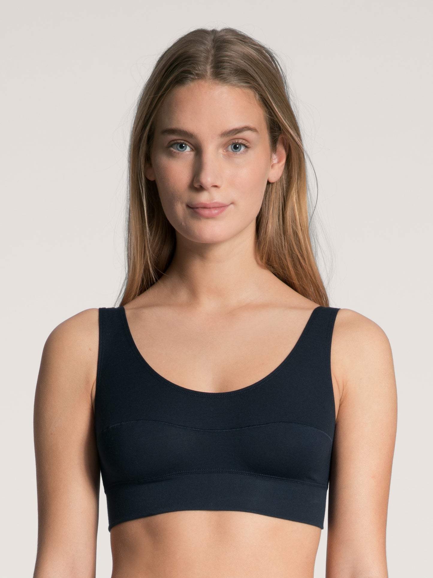 BH-topp Elastic 02138, Calida
