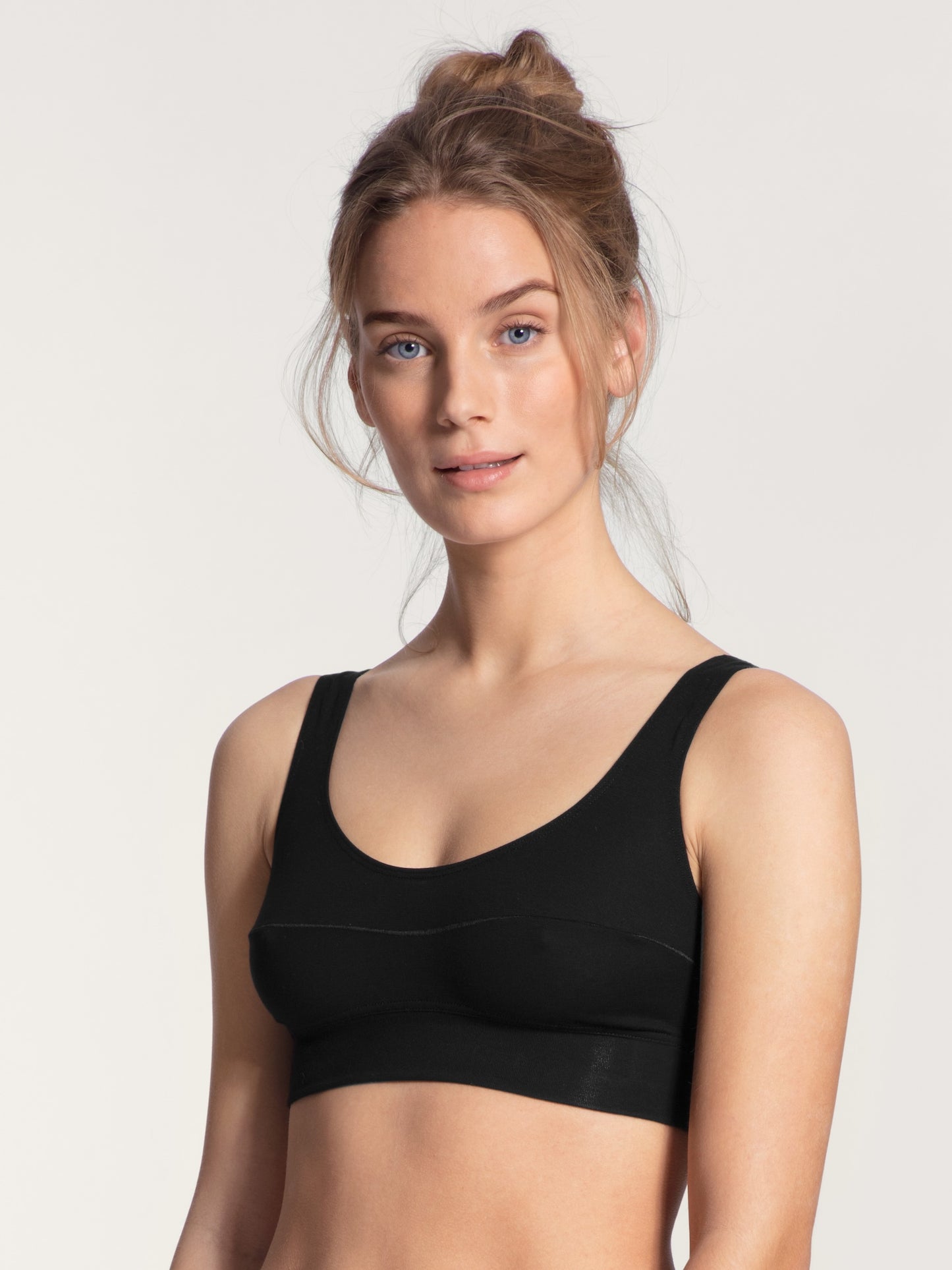 BH-topp Elastic 02138, Calida