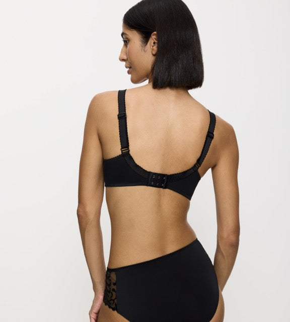 Bh Delicate Doreen N, Triumph