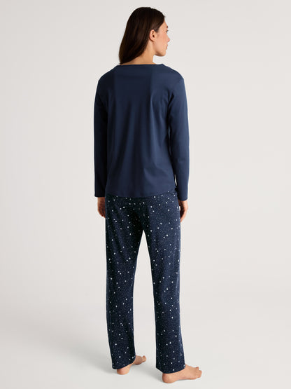 Dam pyjamas i klassiskt marinblått från Calida, hos Helgas i Borlänge.
