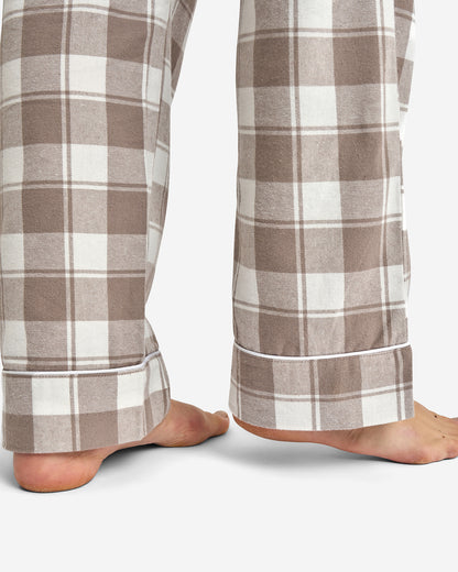 Ljusbrunt och vitt rutmönster på pyjamasbyxor i mjuk, andningsbar ekologisk bomull.